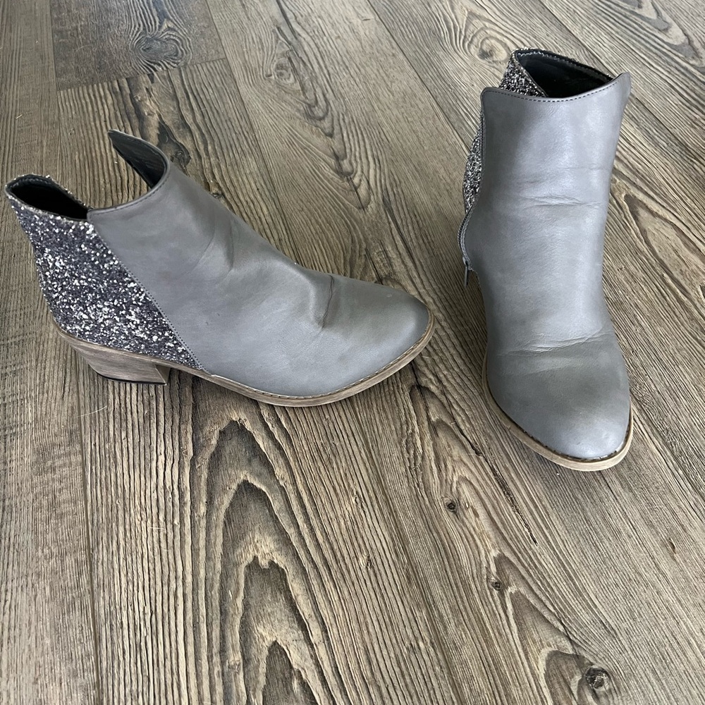 Gray Ankle Boots with Glitter Detail